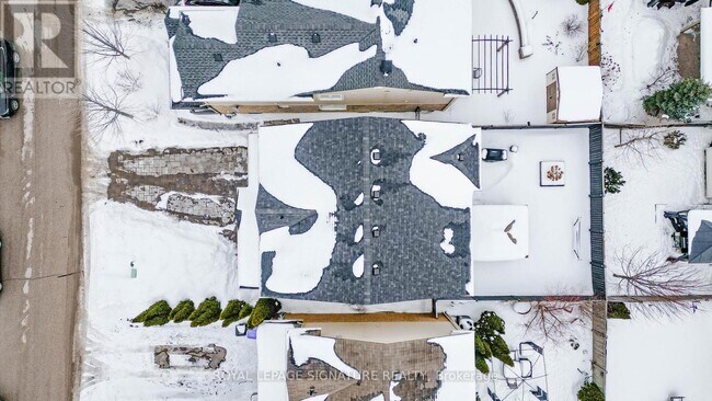 Building Photo - 80 Kidd Cres