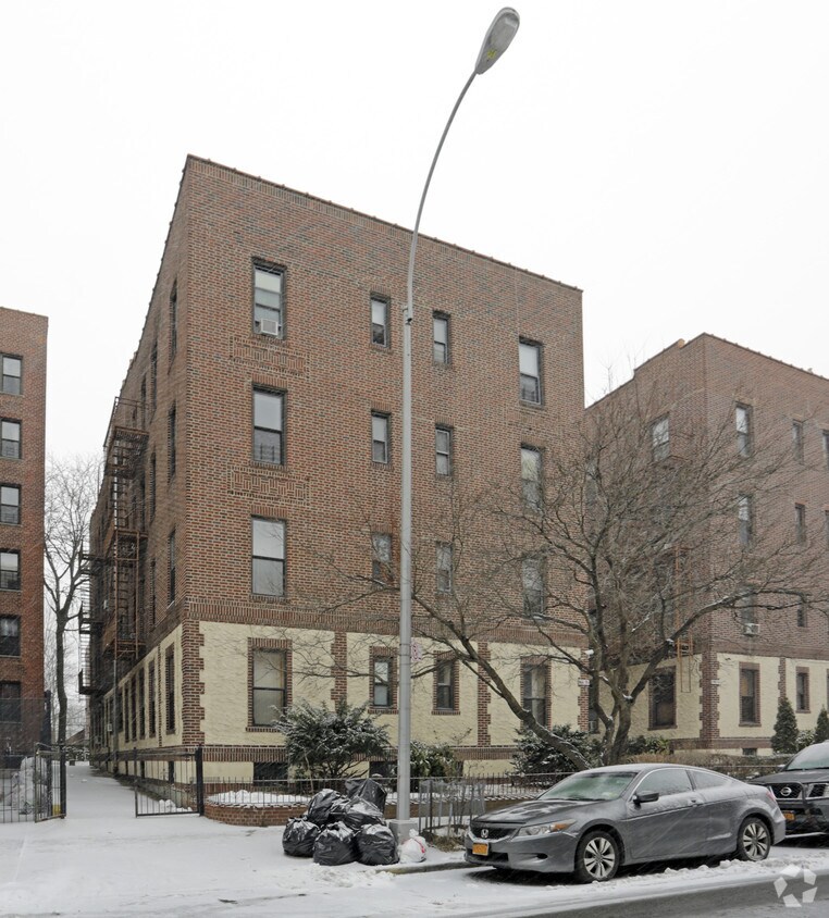 Primary Photo - 14435 Roosevelt Ave