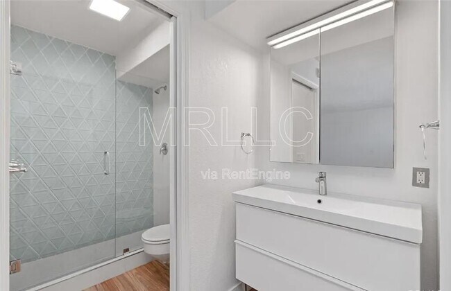 Foto del edificio - 420 Monterey Ln