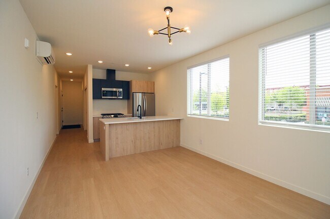 Foto del edificio - 7530 N Richmond Ave