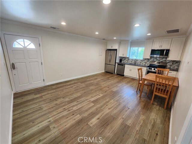 Foto del edificio - 5706 Willis Ave