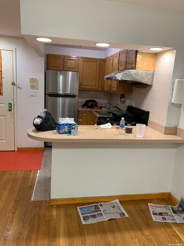 Primary Photo - 4232 82nd St