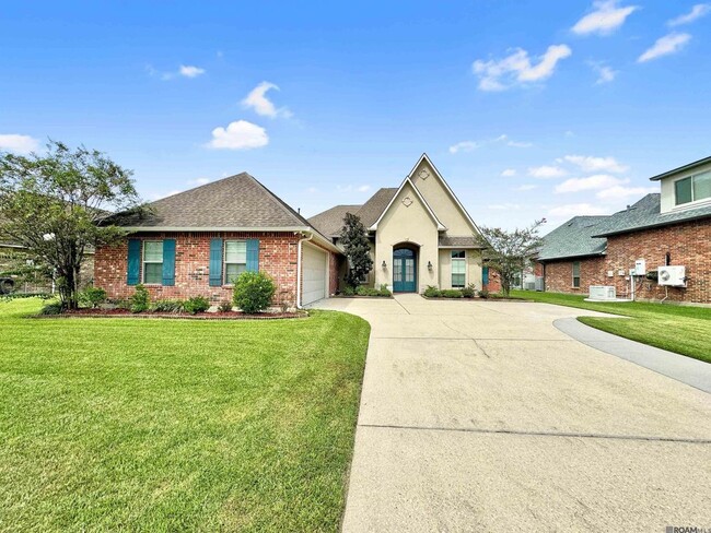 Building Photo - 20357 Chaumont Ave