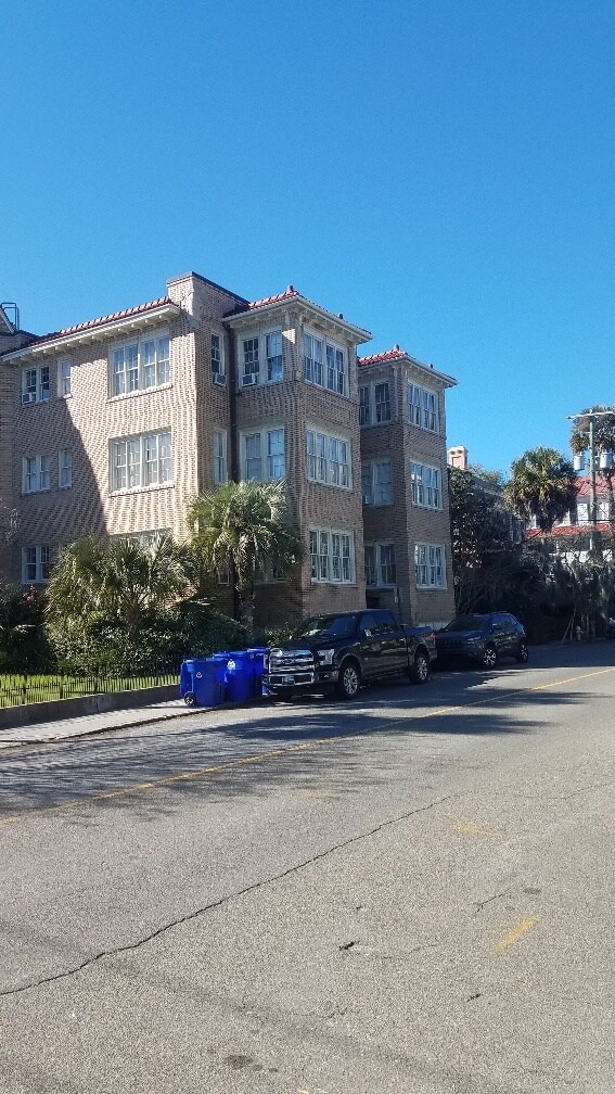 Foto del edificio - 63 Rutledge Ave