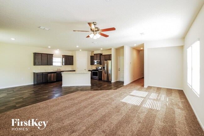 Building Photo - 325 Jarama Cir