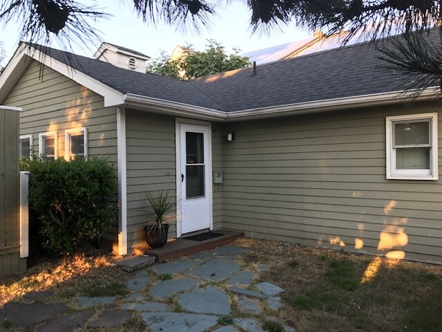 Foto del edificio - 4302 6th Ave NW
