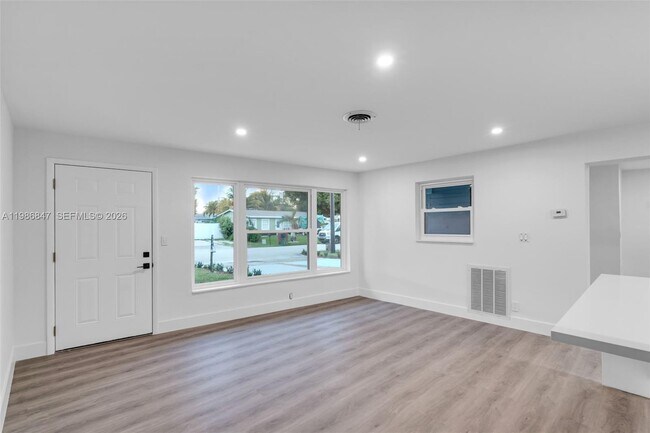 Foto del edificio - 3180 NE 10th Terrace