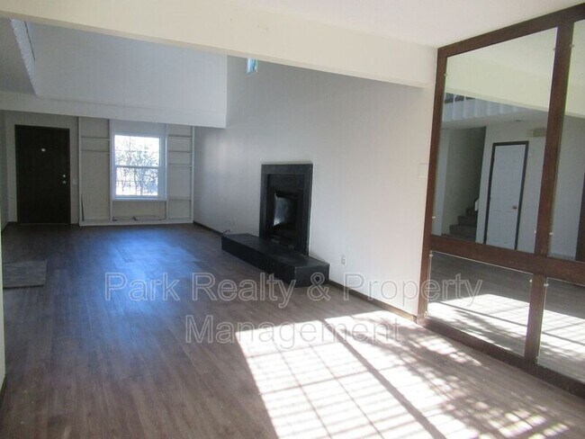 Building Photo - 13295 E Amherst Ave