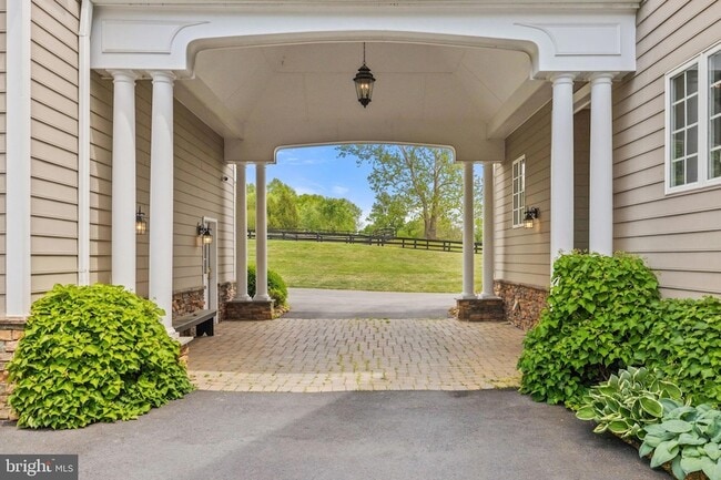 Building Photo - 23533 Light Horse Ct