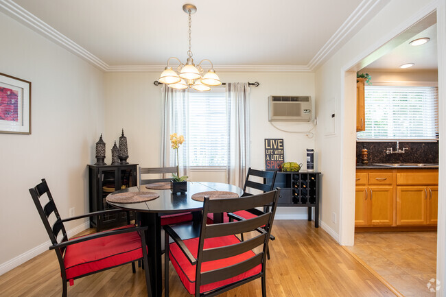 Dining Room - Somerset Apartments