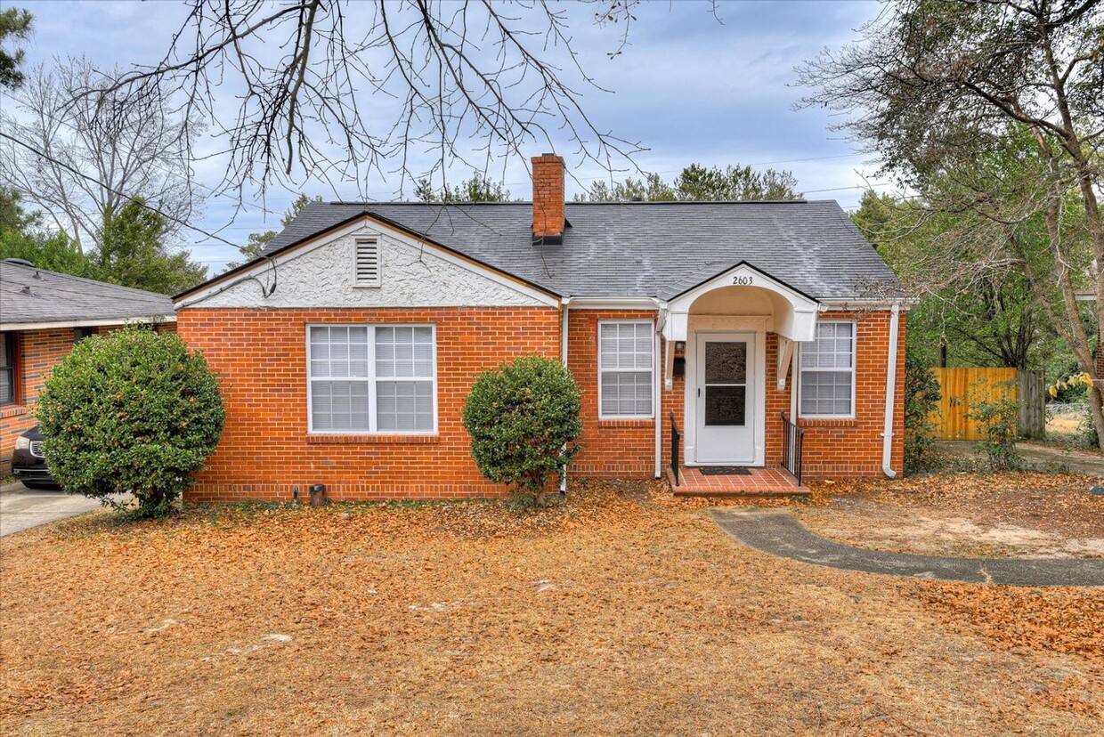 Primary Photo - 2 Bedroom home available 11/1/24 near Down...