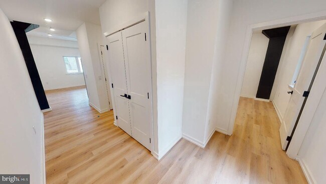 Building Photo - 1327 N Marston St