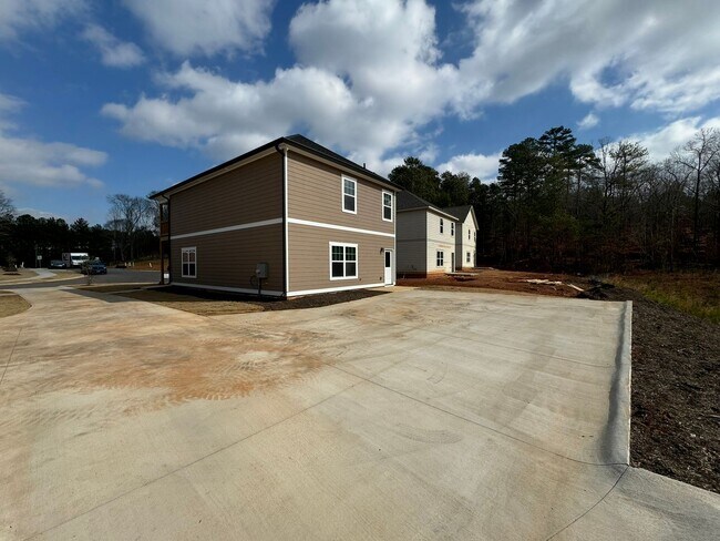 Building Photo - 4 Bedroom/4Bath New Build off Will Hunter ...