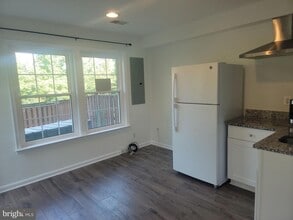 Building Photo - 9620 Potters Hill Cir