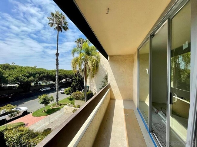 Foto del edificio - 6455 La Jolla Blvd