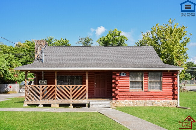 Building Photo - 101A S Aster Ave