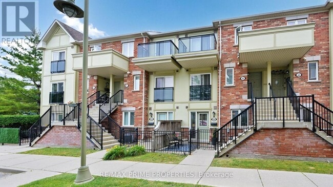 Building Photo - 2265-2265 Bur Oak Ave