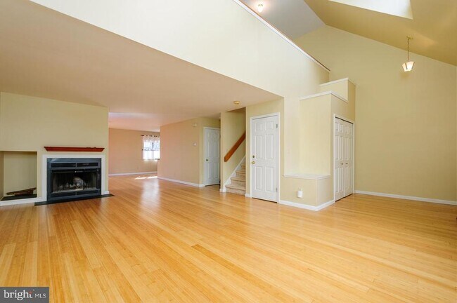 Foto del edificio - 18 Hanover Ct