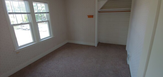 Foto del edificio - Charming 3 bedroom, 1.5 bathroom 1,448 sq....