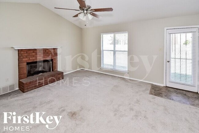 Foto del edificio - 7110 Benji Avenue