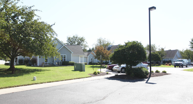 Building Photo - Briscoe Manor Apartments