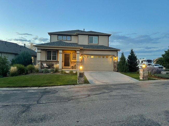 Building Photo - Amazing 4 Bedroom 4 Bath home near Boyd Lake