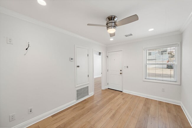 Foto del edificio - Balboa Peninsula Pool Home