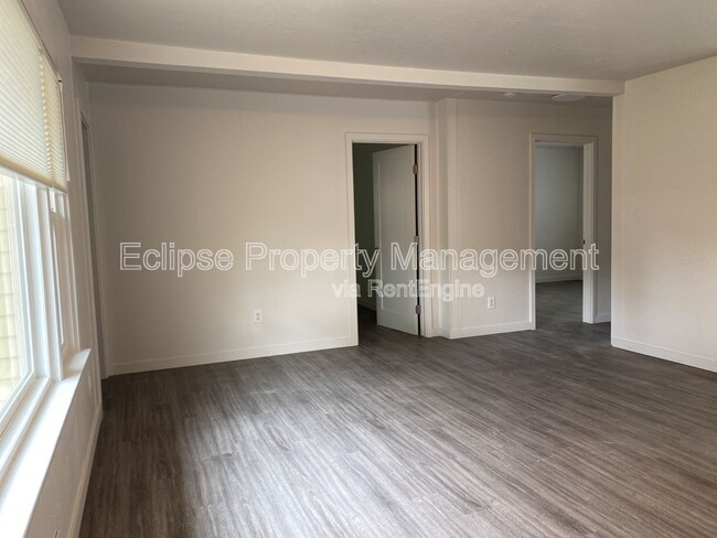 Building Photo - 88 El Rio Dr