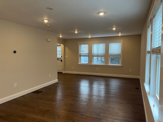 Entrada frontal - 33 Sterling St