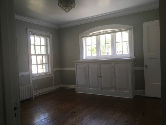 Foto del edificio - 2407 E Linnwood Ave