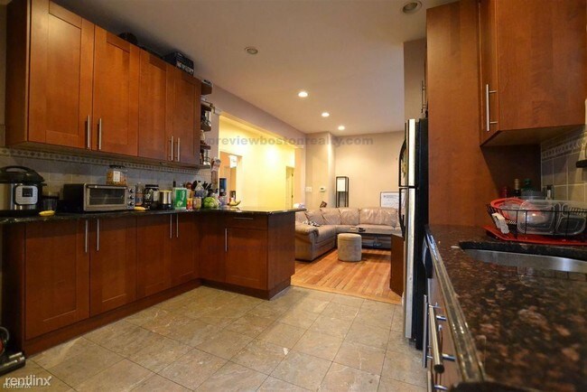 Foto del edificio - 8 Montfern Ave