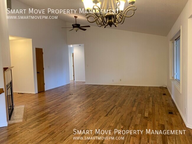 Foto del edificio - 8826 W Midland St