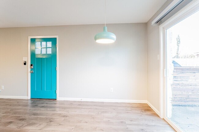 Foto del edificio - 7709 Eastcrest Dr