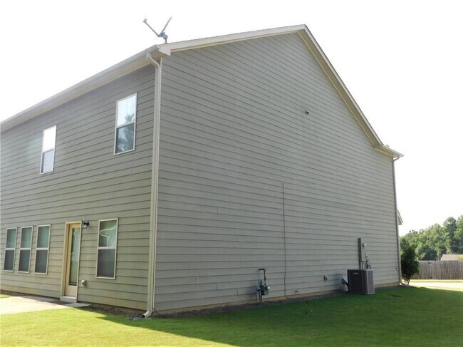 Foto del edificio - 205 Rainhill Station Dr