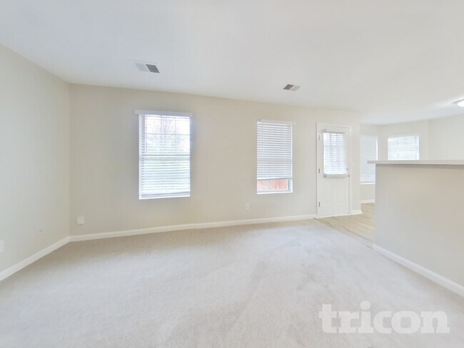 Building Photo - 1008 Carriage Trace Cir