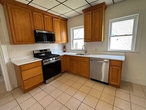 Building Photo - 23 Tower St