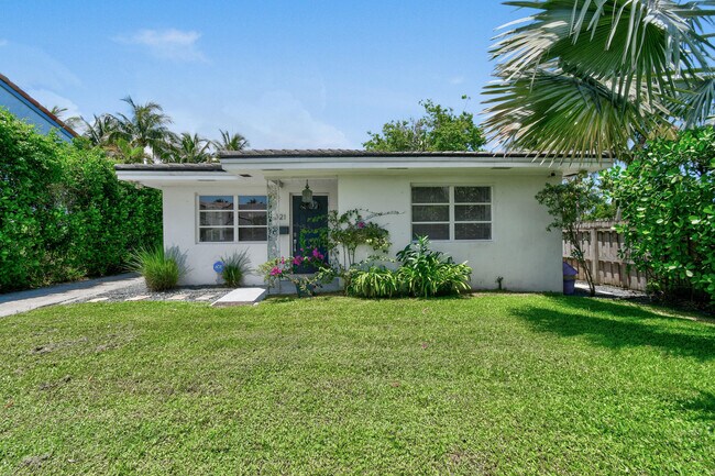 Foto del edificio - 321 E Lakewood Rd