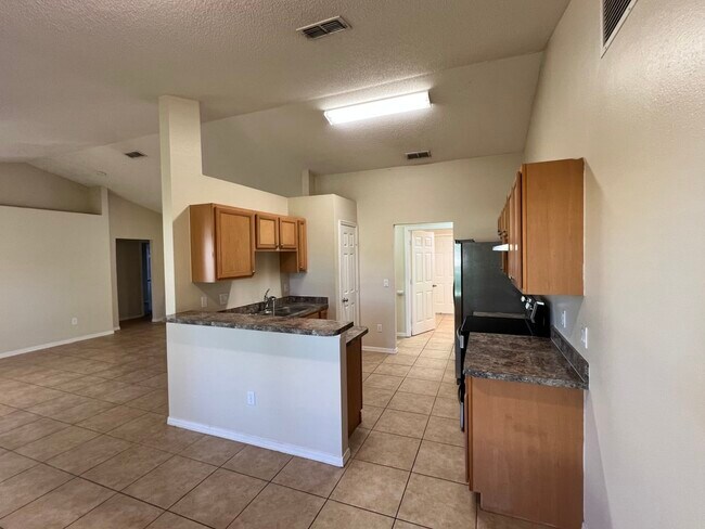 Building Photo - 1091 SW California Blvd