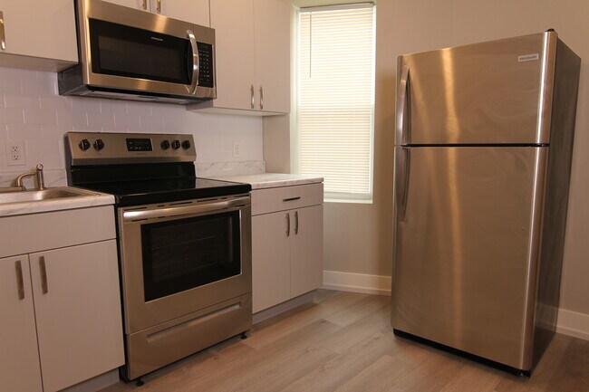 Foto del edificio - 1649 Pratt St