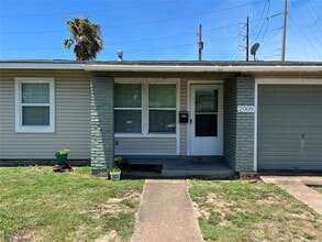 Building Photo - 2009 Neumann Dr