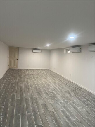 Building Photo - 59-33 48th Ave