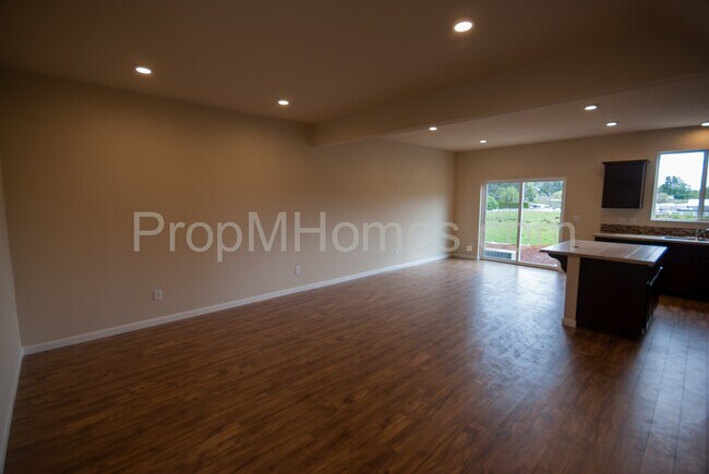 Foto del edificio - Happy Valley Home in Rock Creek Meadows!