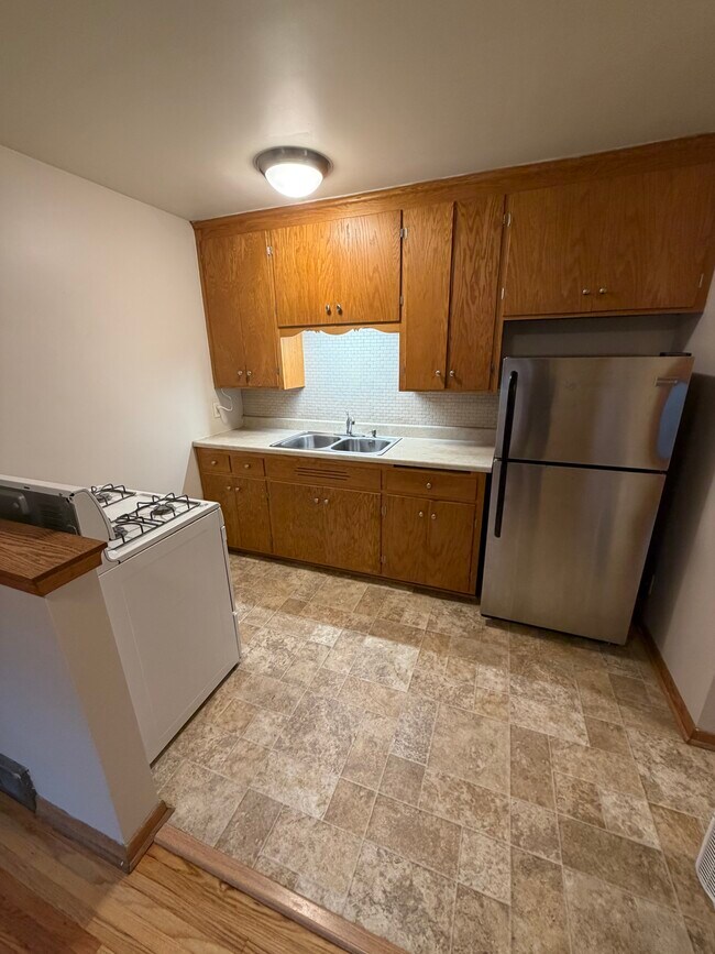 Foto del edificio - 3016 W 44th St
