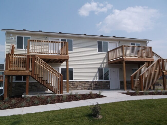 Building Photo - 205 Hunters Way