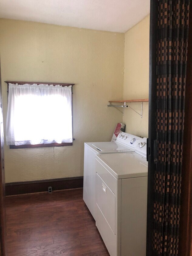 Laundry Area - 174 Grand St