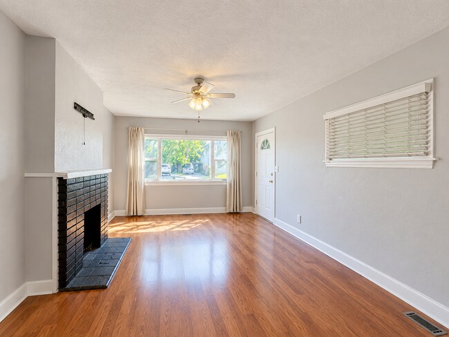 Foto del edificio - 808-812-812 Blair St