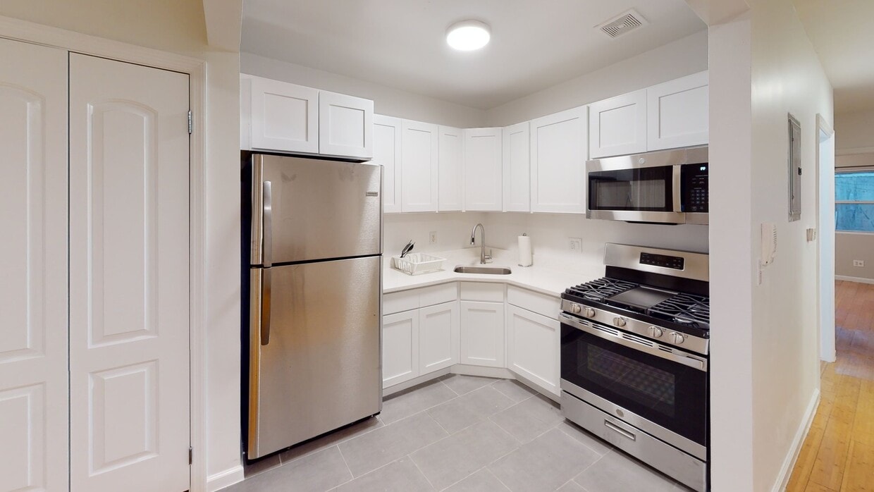 Photo - Private bedroom in 4 bed/2 bath Home