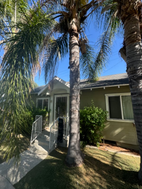 Primary Photo - 2115 N Raymond Ave