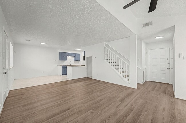 Foto del edificio - 8334 Country View Dr