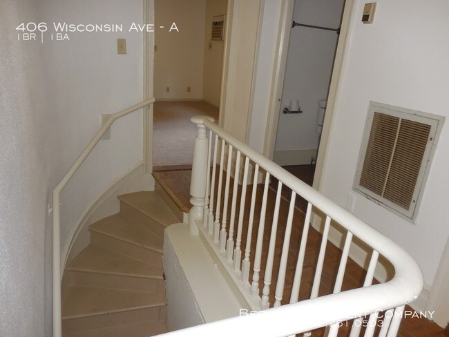 Foto del edificio - One Bedroom Upper